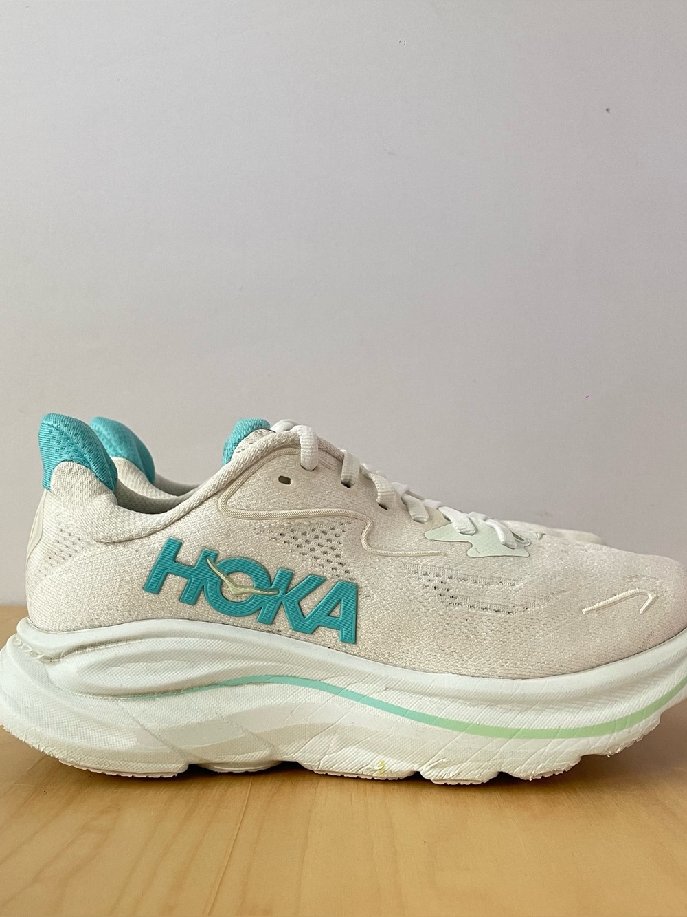HOKA Clifton 10 Running Shoes | US 6B